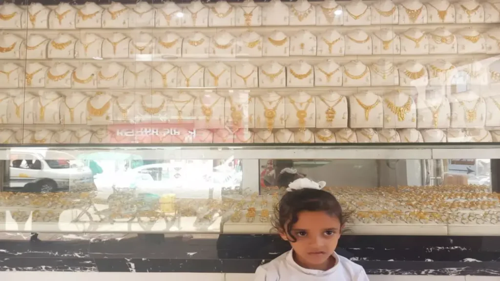 فارق 1.1 مليون ريال.. أسعار الذهب تشتعل بين صنعاء وعدن بمستويات قياسية